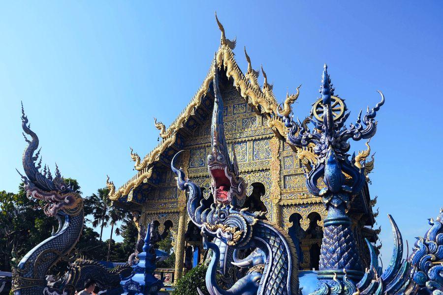 Chiang Rai to Chiang Mai any hotel Sightseeing Transfer with White Temple, Blue Temple, Black House & Lalitta Café (8 Hours)