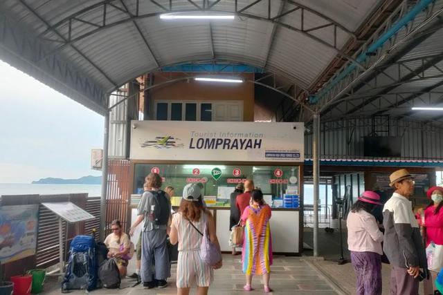 thung makham noi pier chumphon