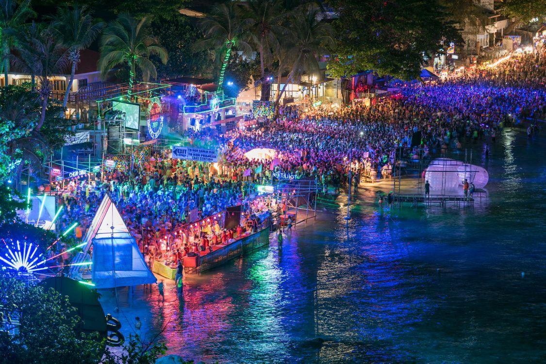 SmartEnPlus Blog: Discover the Full Moon Party in Koh Phangan