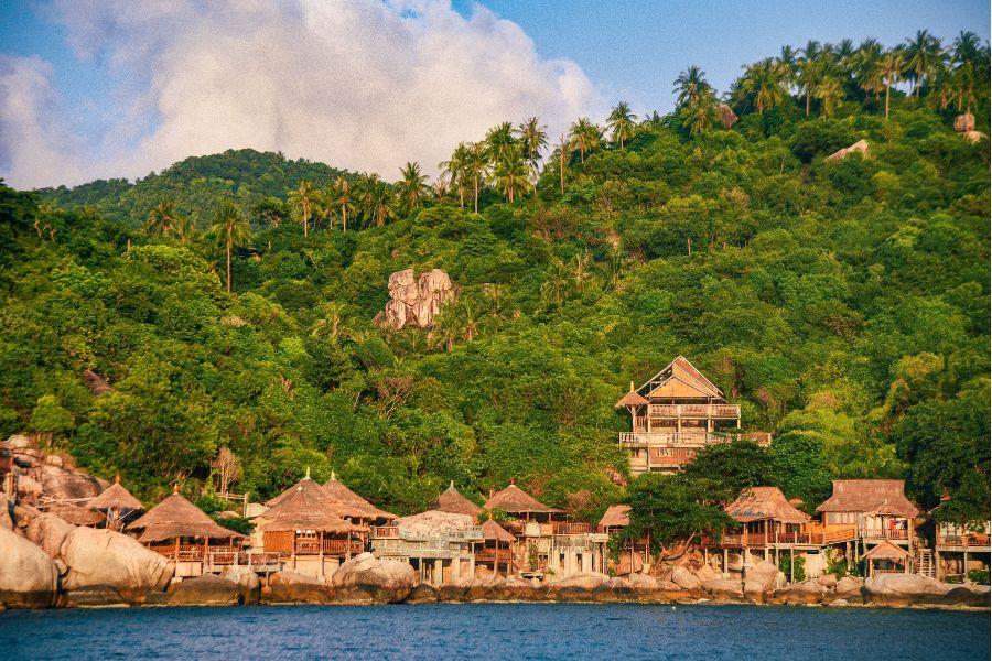 SmartEnPlus Blog: Koh Lipe to Koh Tao Transport Cost Breakdown: Ferry, Van, and Package Deals