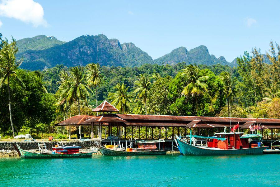 Luxury Transfers from Koh Lipe to Langkawi: Private Boats, Premium Services, and VIP Options