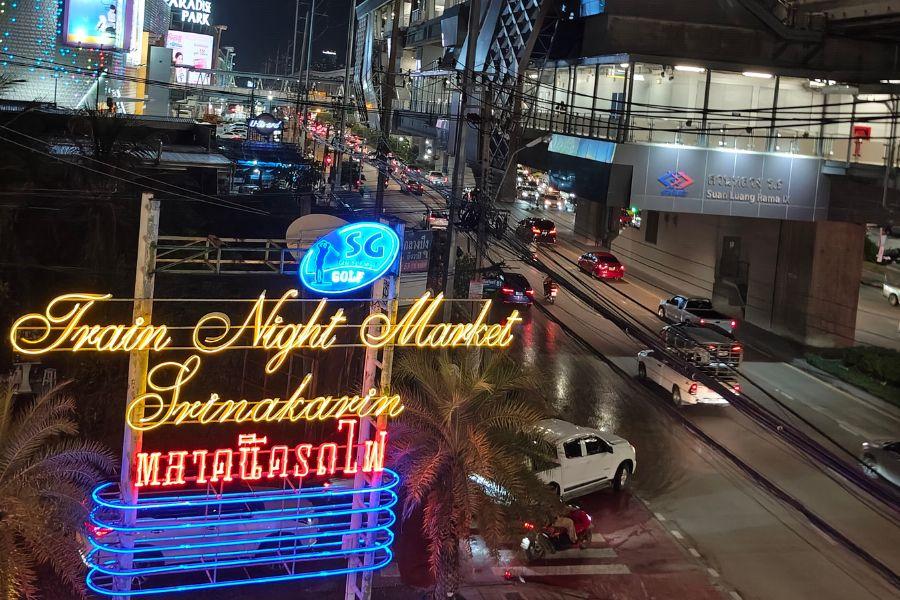 Srinakarin Train Night Market – Bangkok’s Vintage Paradise