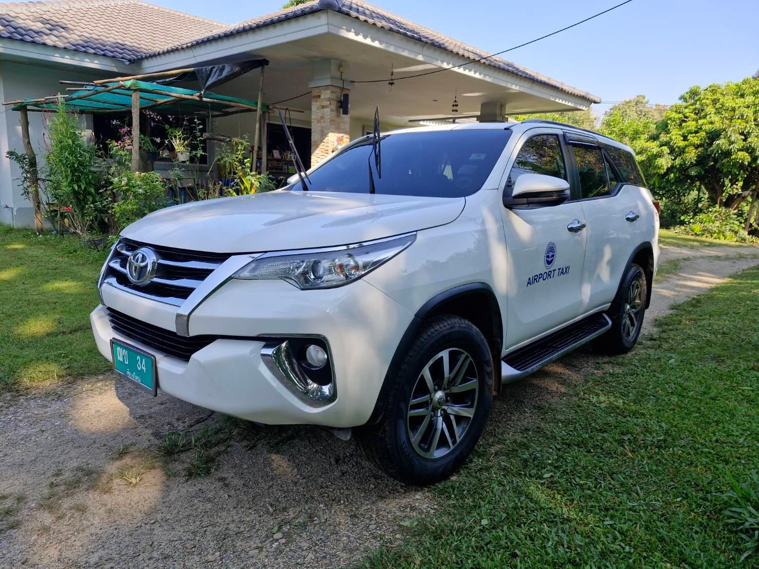 Chiang Mai to Chiang Rai Sightseeing Transfer via Hot Spring, White Temple, Black House & Blue Temple