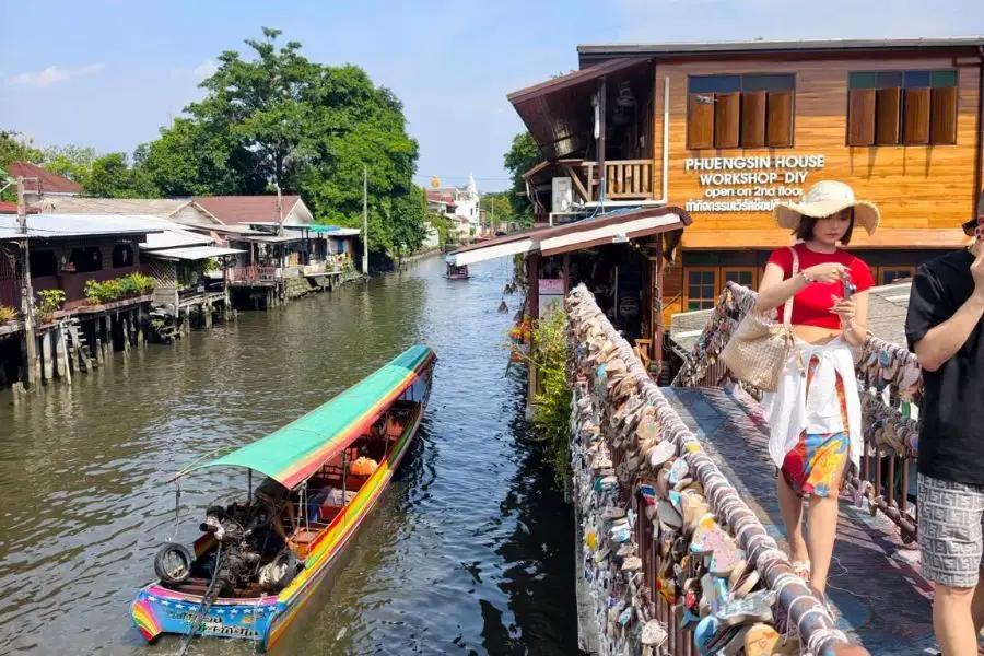 Private Big Buddha Klong Bang Luang Long tail Boat Tour 30 Minutes For 4 Pax photo 3