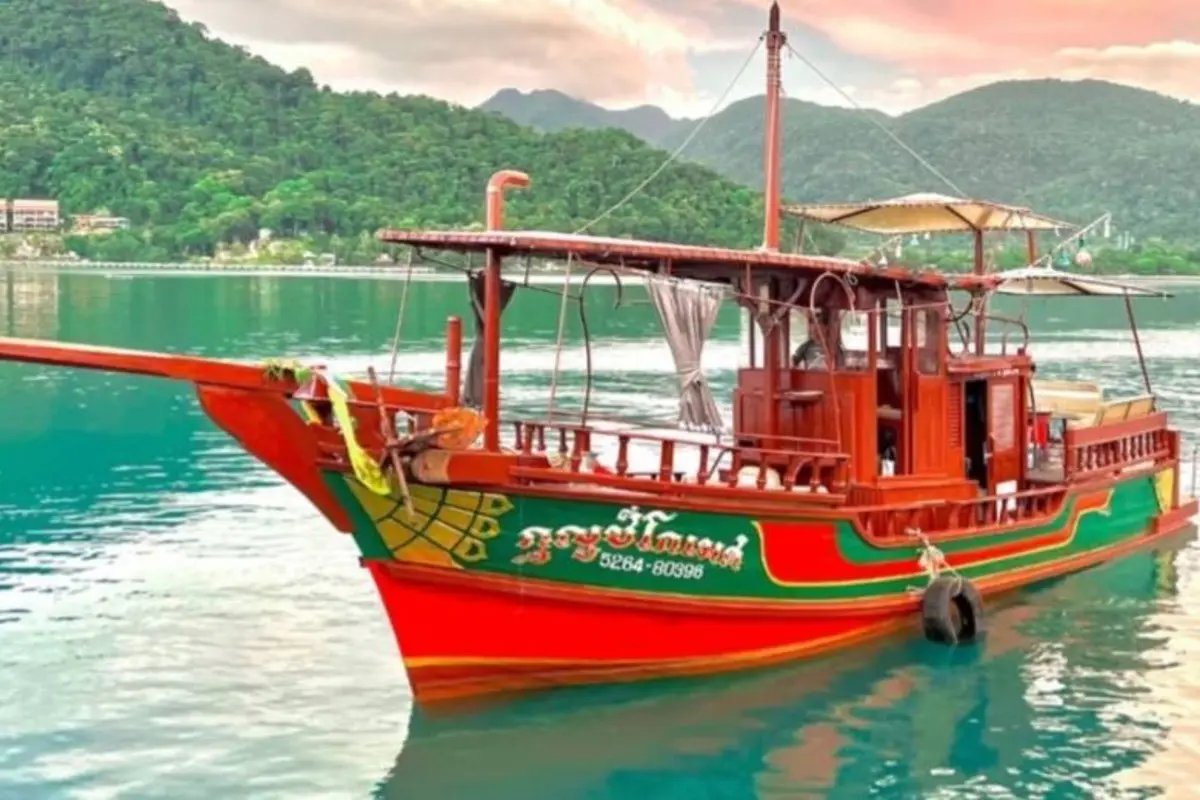 Koh Chang :Private Day Tour 4 Island Snorkeling 10 Person Type D