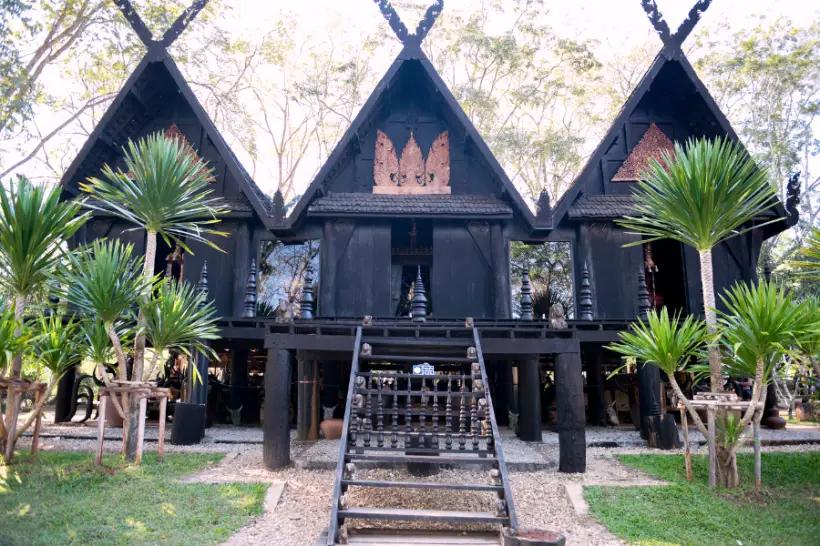 Chiang Mai to Chiang Rai Sightseeing Transfer via Hot Spring, White Temple, Black House & Blue Temple photo 4