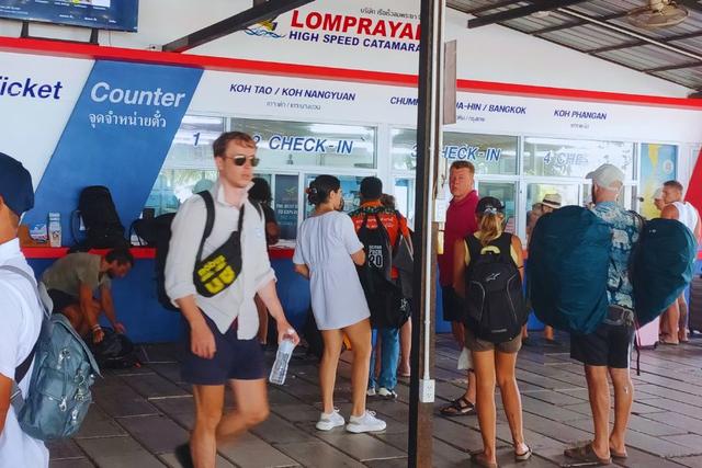 lomprayah Counter Pralarn Pier Koh Samui