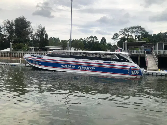 Arisa Speedboat