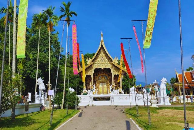 Wat Pa Dara Phirom Phra Aram Luang