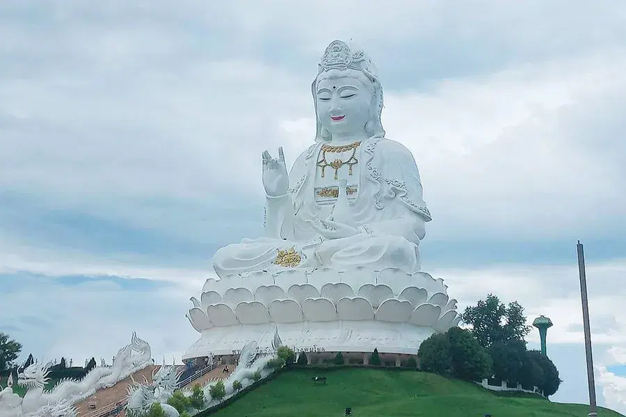 Private transfer from Chiang Mai to Chiang Rai by Smart en plus