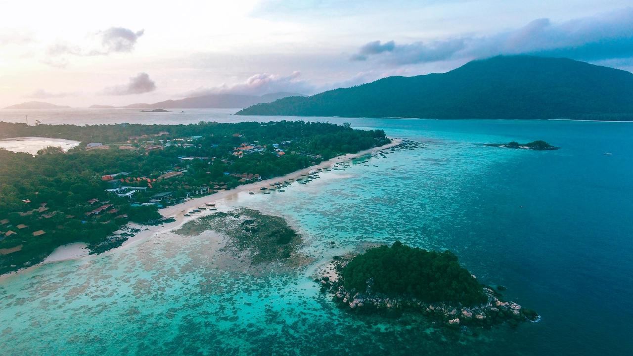SmartEnPlus Blog: Best Time and Tips for Traveling from Koh Lanta to Koh Lipe by Boat