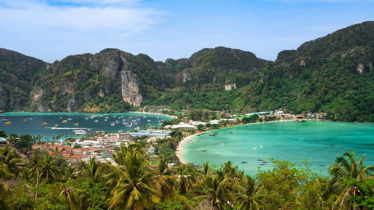 Travel Guide: Phuket to Koh Phi Phi