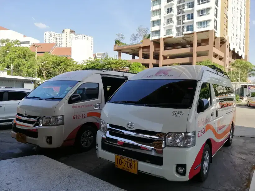 Comparing Minivans, Buses, and Motorbikes from Chiang Mai to Pai