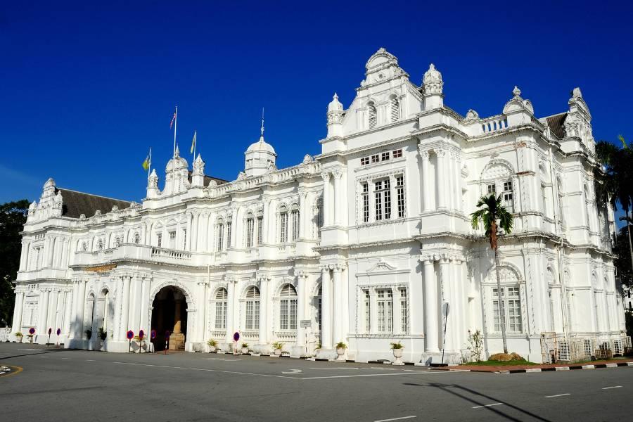 How to get from Hat Yai to Bus Terminal Komtar in Penang