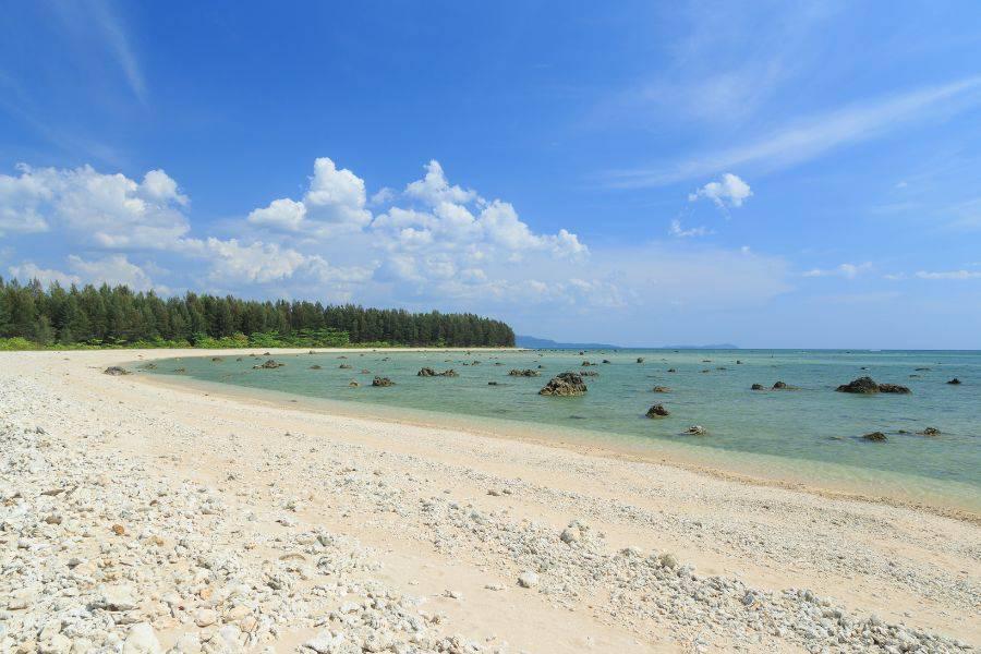 Lipe to Khao Lak by Private Transfer vs. Public Transport: Pros and Cons