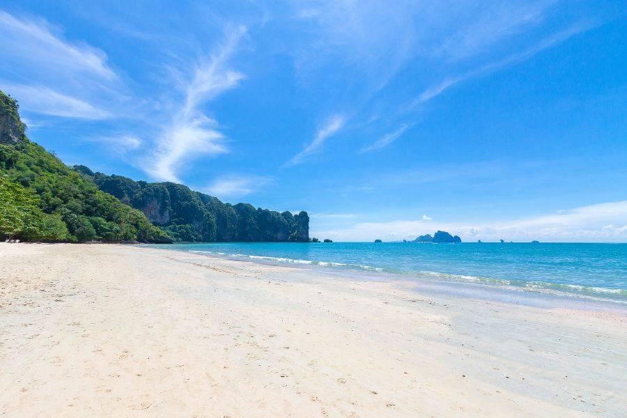 SmartEnPlus Blog: Krabi to Ao Nang by Shuttle Bus: Schedule, Fares, and Booking Tips