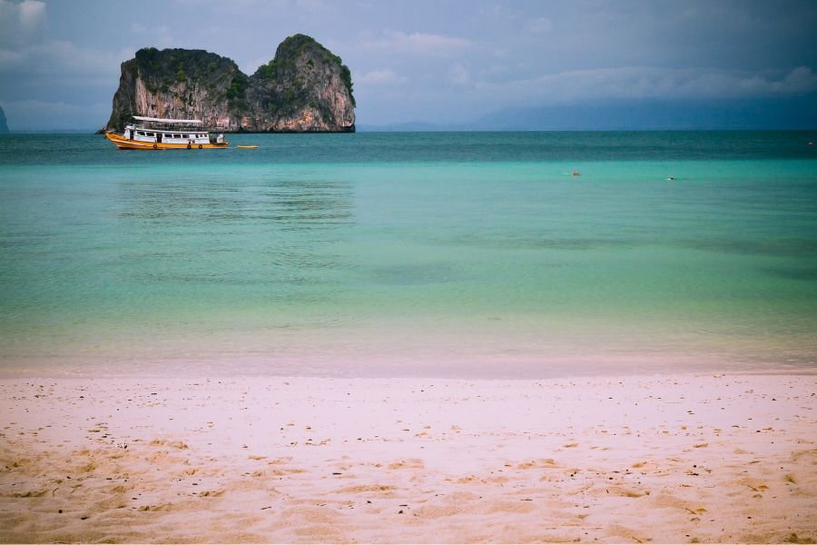 One day trip 4 Islands Trang Low Season: Emerald Cave • Koh Ngai • Koh Ma • Koh Ya