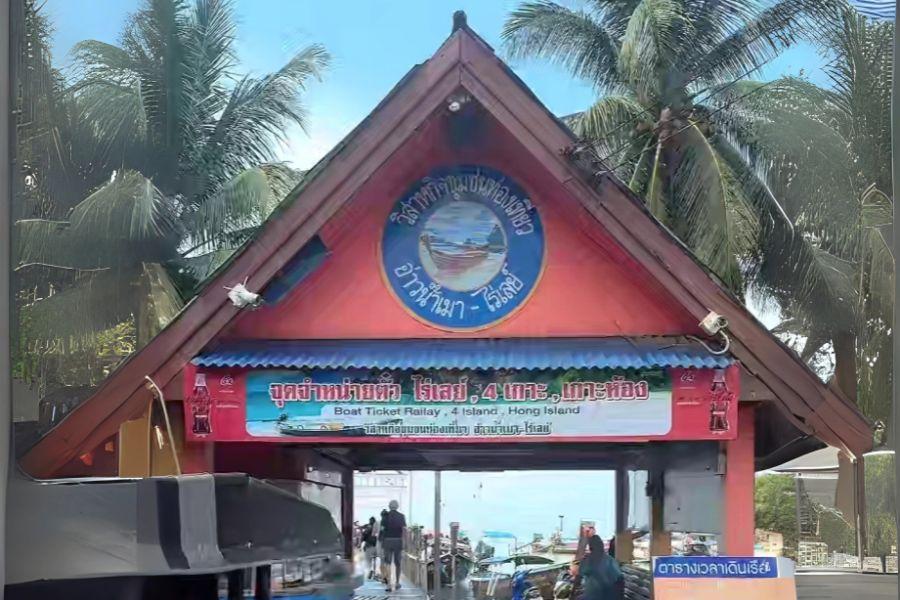 Private Transfer vs. Public Transport: What’s Best for Traveling from Krabi to Ao Nam Mao?
