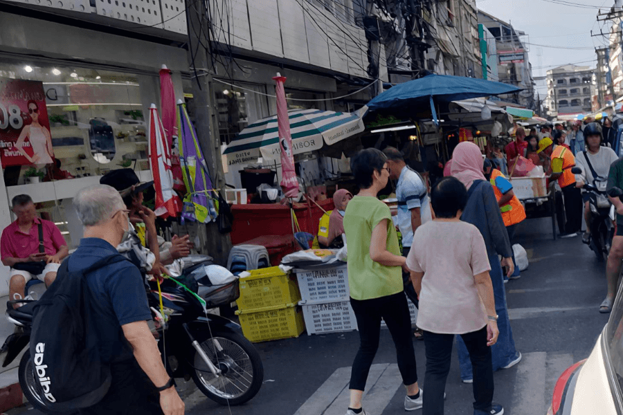 SmartEnPlus Blog: Local Markets in Hat Yai: Where to Eat, Shop, and Experience Real Southern Thailand