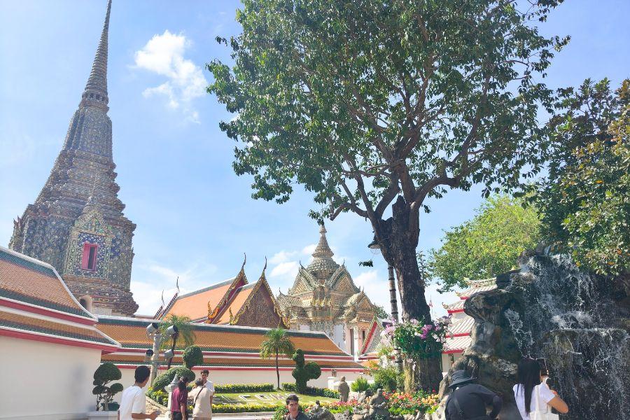 SmartEnPlus Blog: What to Expect on the Koh Chang to Bangkok Overnight Bus: Reviews and Travel Tips