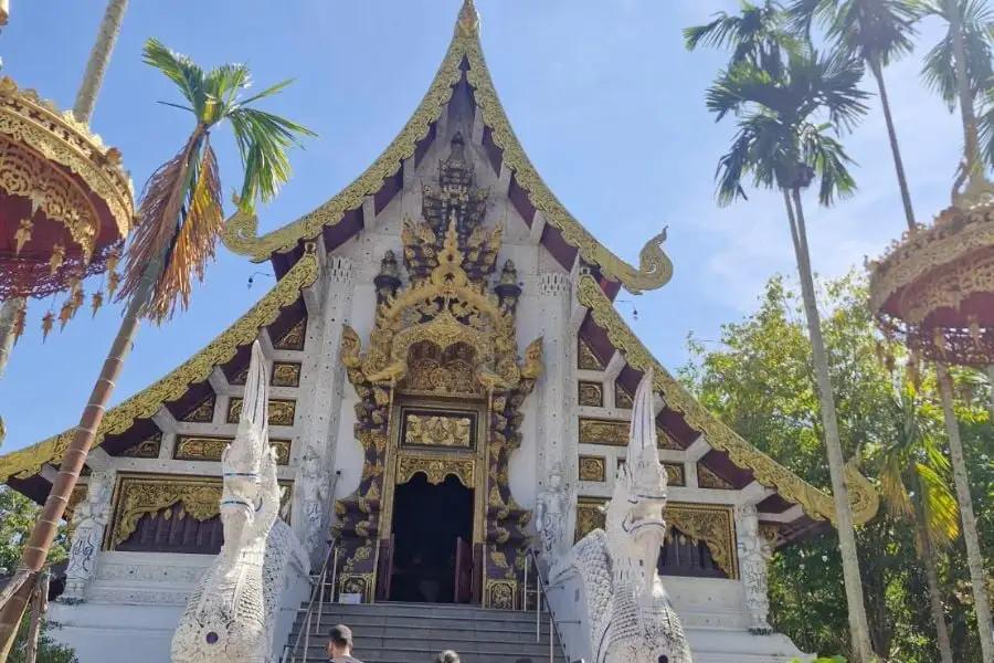 Scenic Stops and Attractions on the Road from Pai to Chiang Mai