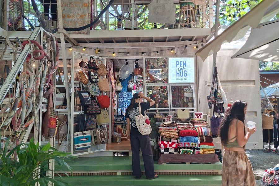 SmartEnPlus Blog: Is Northern Thailand Safe for Solo Female Travelers?