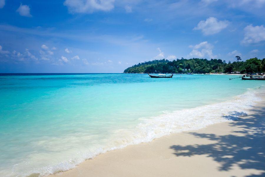 SmartEnPlus Blog: Best Hotels Near Sunset Beach on Koh Lipe