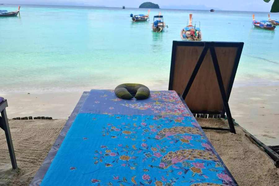 Traditional Thai massage 1 hour Salisa resort Koh Lipe photo 2