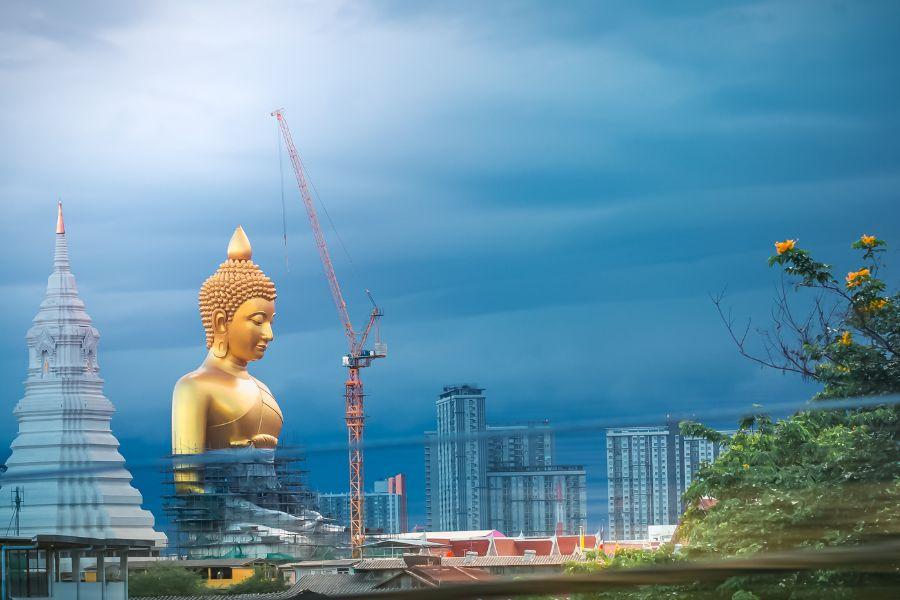 SmartEnPlus Blog: Longtail Boat to Wat Paknam Phasi Charoen: A Hidden Bangkok Experience
